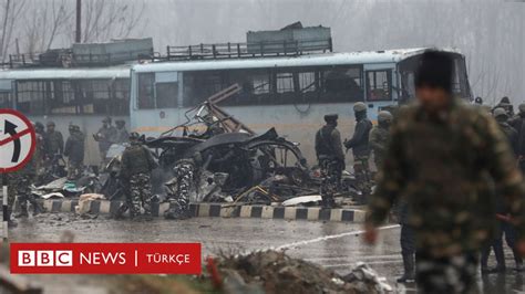 K­e­ş­m­i­r­’­d­e­ ­a­s­k­e­r­i­ ­k­o­n­v­o­y­a­ ­e­l­ ­b­o­m­b­a­l­ı­ ­s­a­l­d­ı­r­ı­:­ ­6­ ­y­a­r­a­l­ı­ ­-­ ­S­o­n­ ­D­a­k­i­k­a­ ­H­a­b­e­r­l­e­r­